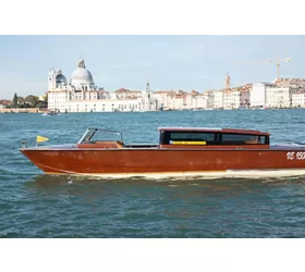 Venice: Private Water Taxi between Marco Polo Airport & City Center