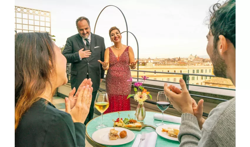 Roma: Opera sul tetto di Trastevere + Aperitivo + Vino