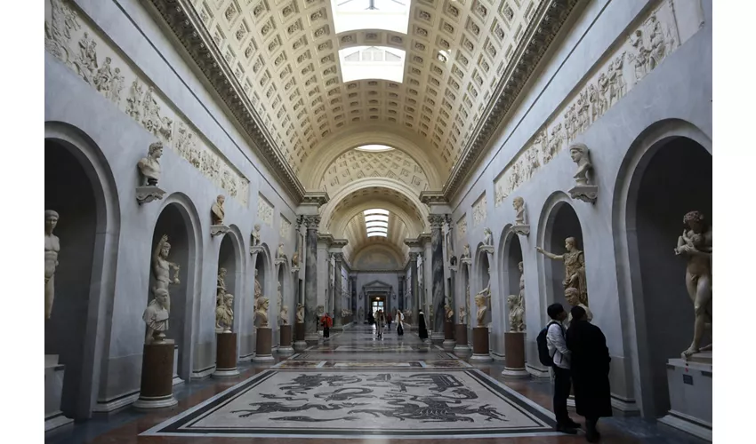 Musei Vaticani e Basilica di San Pietro: Tour guidato semi-privato