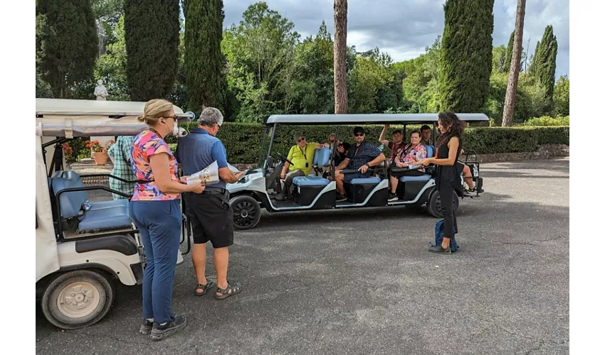 Via Appia: Tour guidato in golf cart condiviso