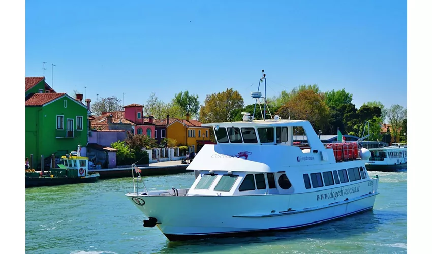 Murano & Burano: Boat Tour from Punta Sabbioni + Glass Demonstration