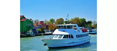 Murano & Burano: Boat Tour from Punta Sabbioni + Glass Demonstration