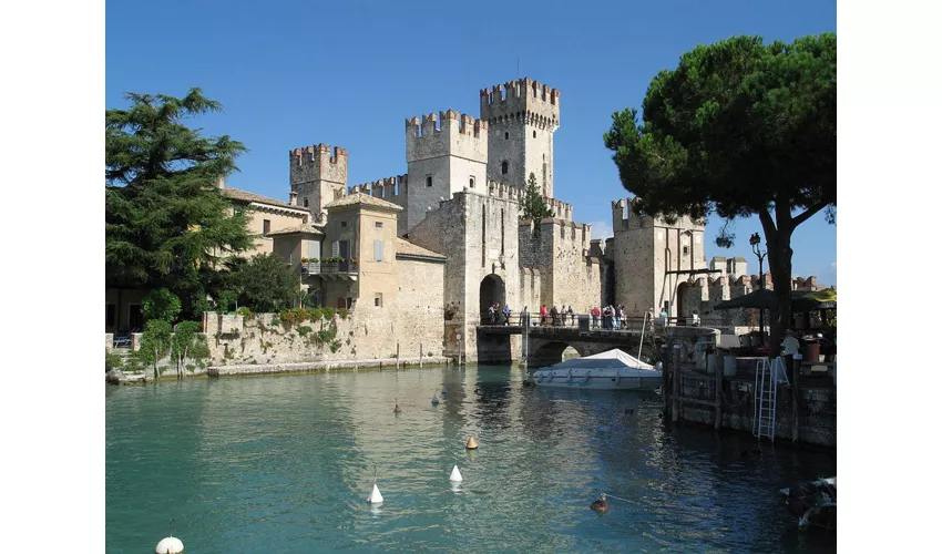 Verona and Lake Garda: Day Trip from Milan