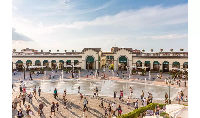 Serravalle Designer Outlet: Roundtrip from Milan