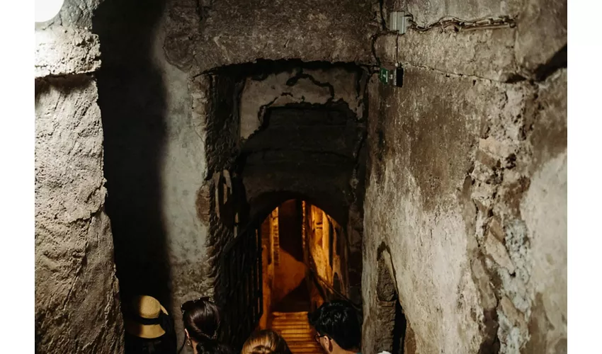 Roma: Visita subterránea guiada con entrada a las Catacumbas y a la Cripta de los Huesos