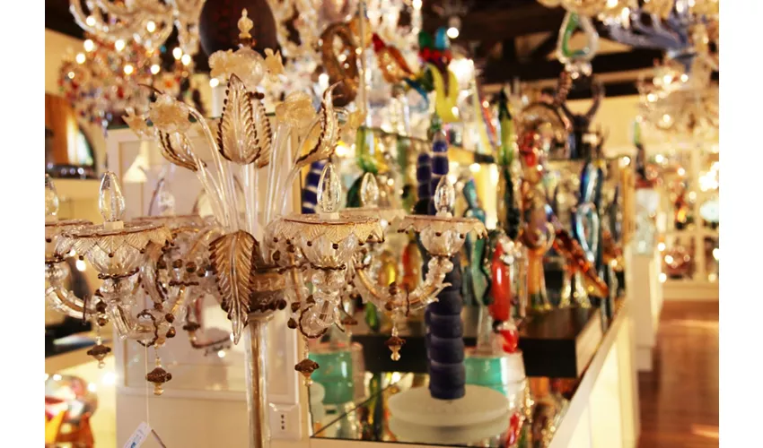 Murano y Burano: Excursión Privada en Barco + Demostración de Soplado de Vidrio y Encaje