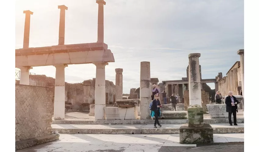 Pompei: Gita guidata di un giorno da Roma + pranzo