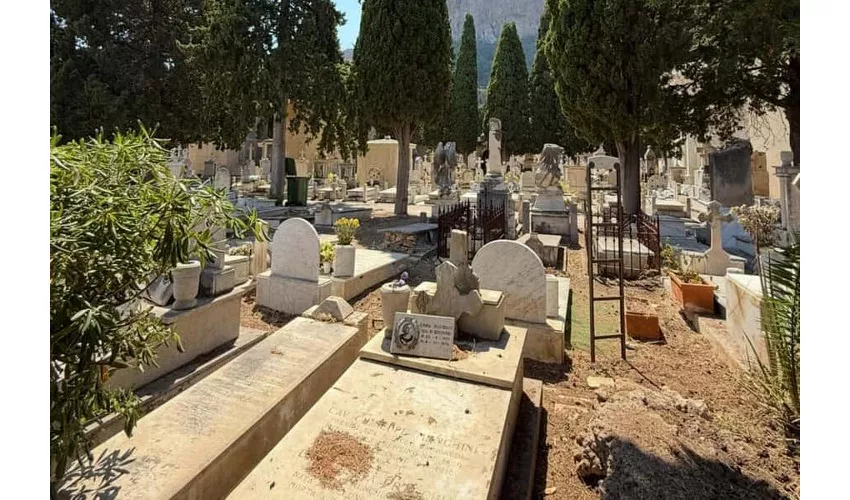 Palermo: Rotoli Friedhof & Heiligtum von Santa Rosalia Tour mit Guide