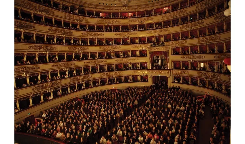 Teatro alla Scala: Tour guiado + Entrada de acceso rápido