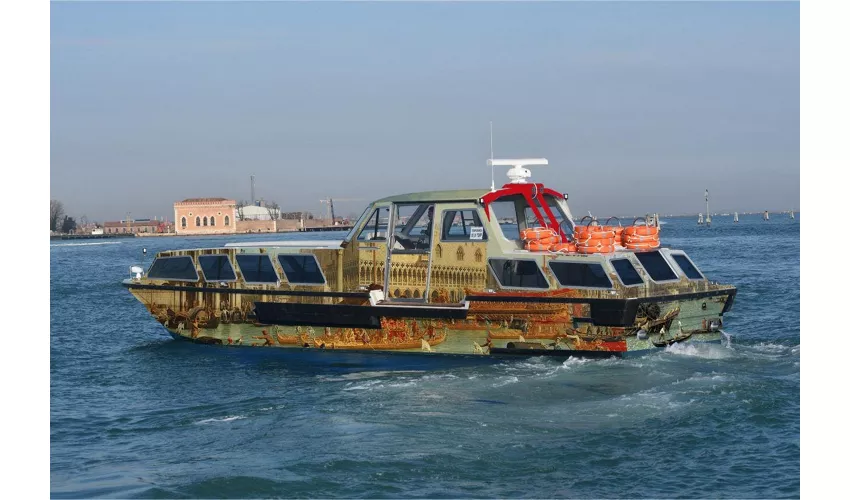 Venice Giudecca Canal: Guided Boat Tour