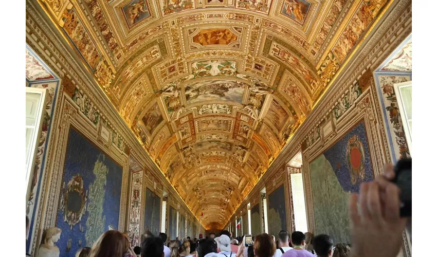 Vatican Museums & Sistine Chapel: Guided Tour