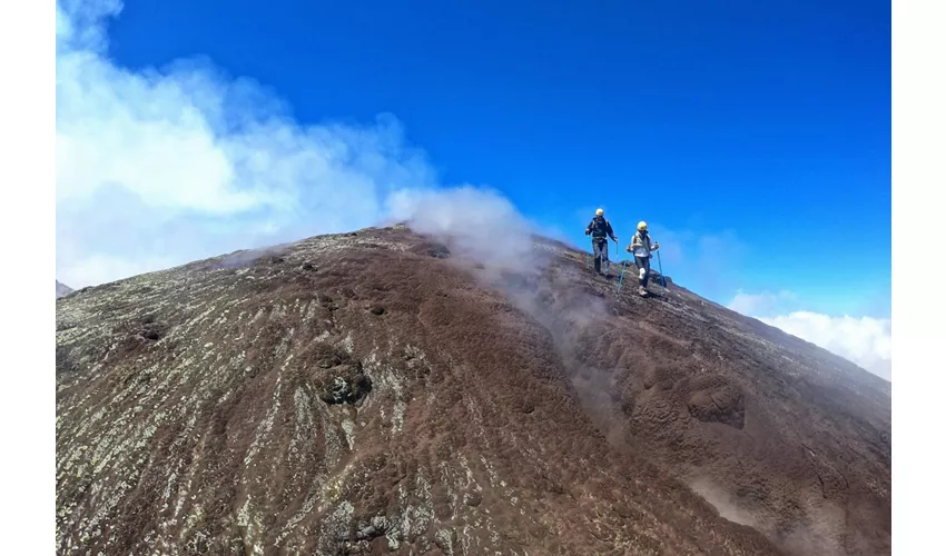 Excursión a la cima del Etna Norte en 4x4 + regreso a pie