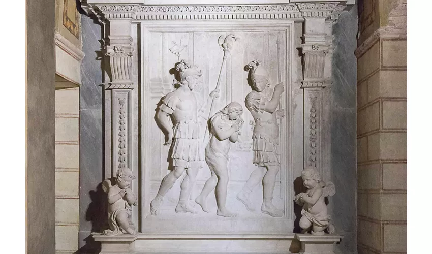 Sant'Agnese in Agone y Cripta: Entrada acompañada