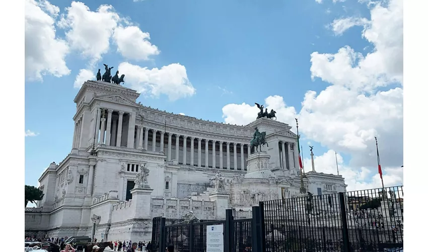 Roma: Tour panoramico in autobus + viaggio di andata e ritorno da/per Civitavecchia