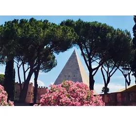 Rome: E-Bike City Tour + Local Street Food