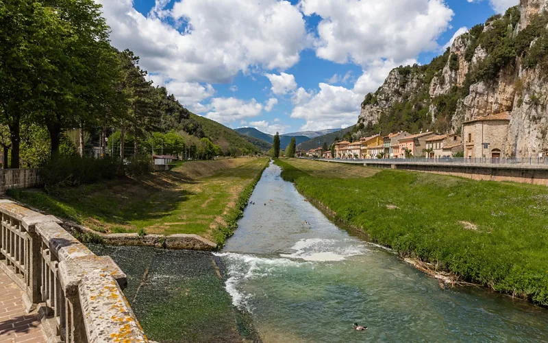 Pioraco: acqua e roccia nell'Alto Maceratese
