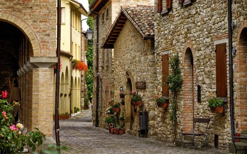 Tra borghi fortificati e paesaggi del Montefeltro