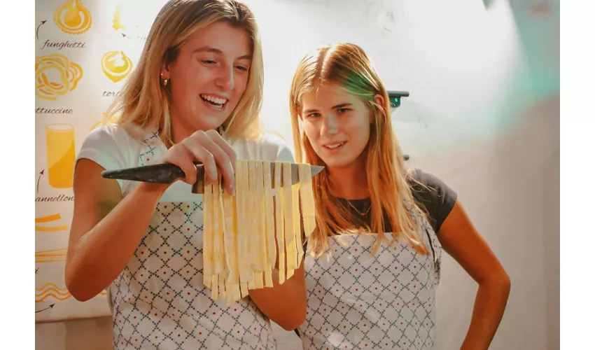Corso di cucina "Spritz e spaghetti a Roma": pasta fresca + 3 cocktail