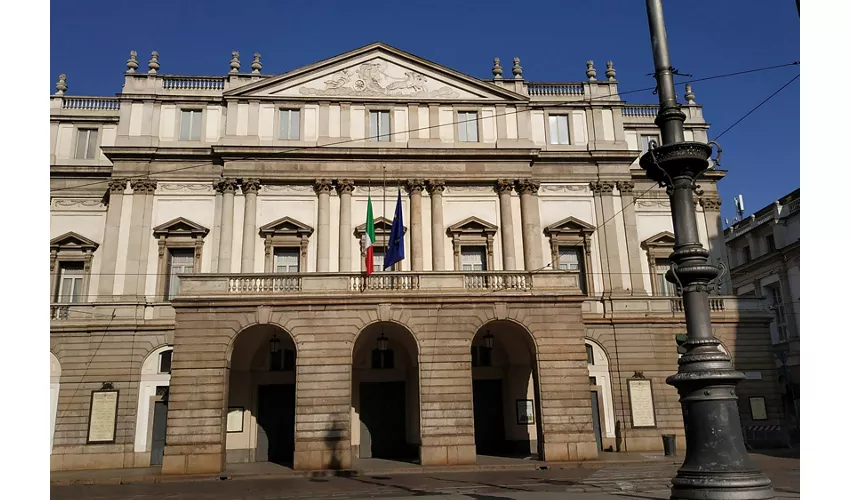 Teatro alla Scala: Biglietto salta-coda + Tour per piccoli gruppi