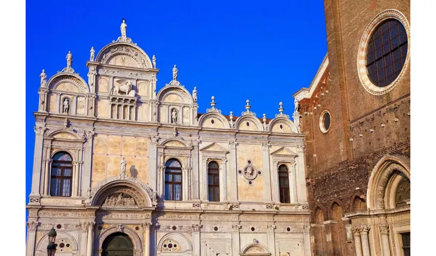 Venice: Winter Pass & City Walking Tour