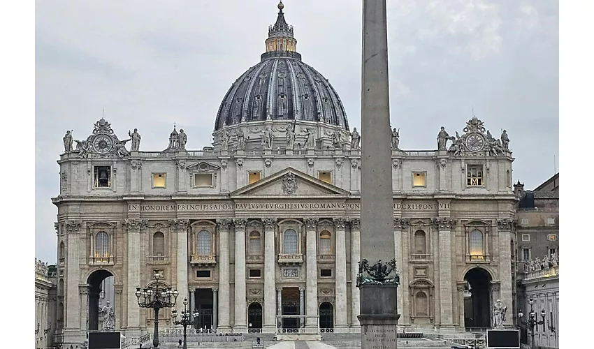 Basilica di San Pietro e Grotte Vaticane: Tour guidato + scalata della cupola