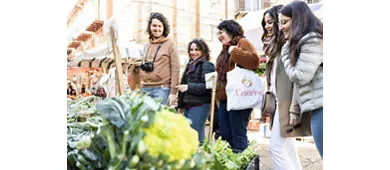 Roma: Tour del mercato + cena a casa di un locale