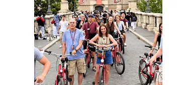 Roma: Tour guidato serale in bicicletta