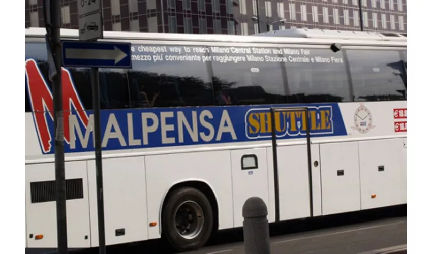 Mailand: Shuttle-Transfer zum Flughafen Malpensa von Milano Centrale