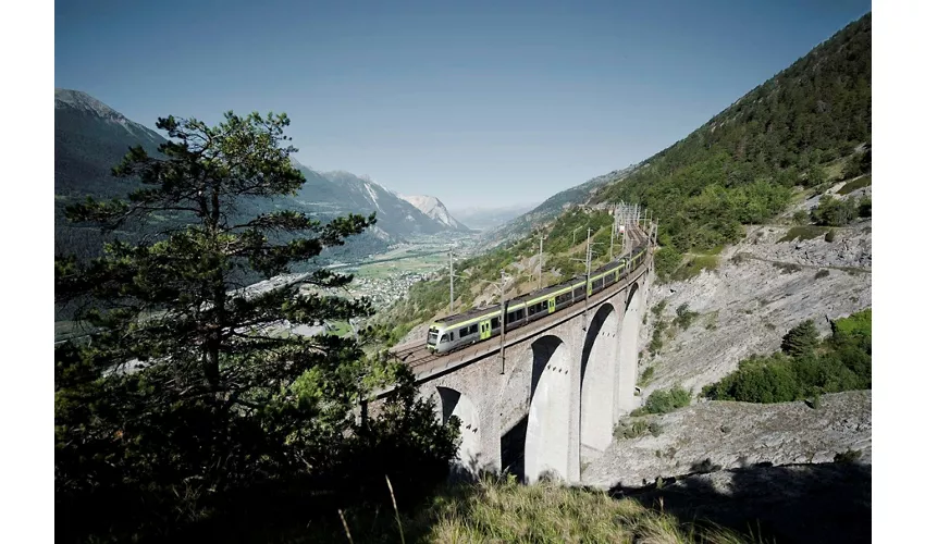 Interlaken & Green Train of Swiss Alps: Day Trip from Milan