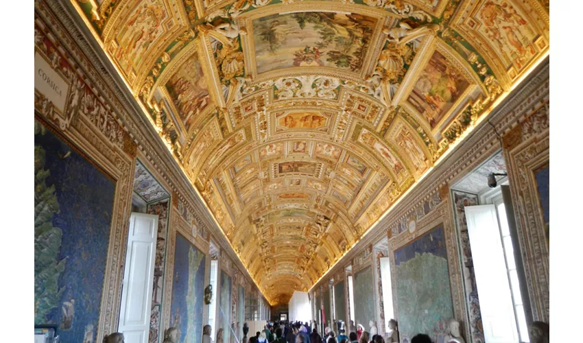 Musei Vaticani e Cappella Sistina: Biglietto Fast Track + Tour guidato