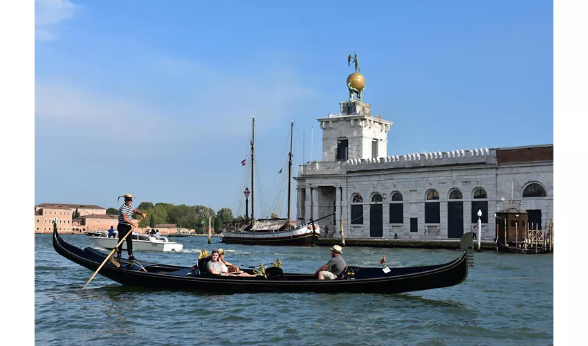 Venice: Gondola Ride with Live Commentary