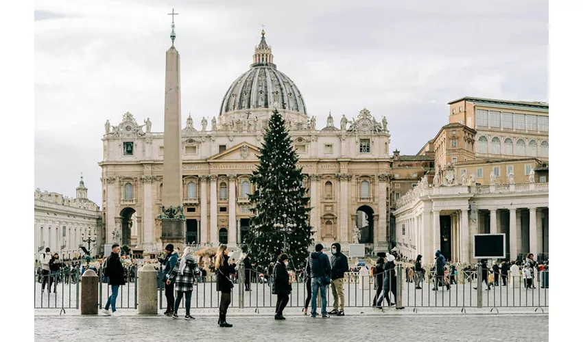 Basilica di San Pietro e Grotte Vaticane: Tour guidato espresso