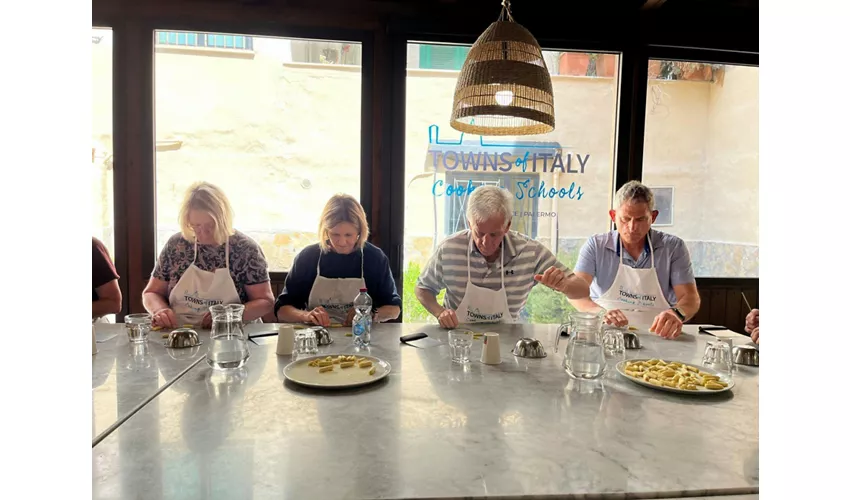 Palermo: Market Tour + Cooking Class + Meal & Unlimited Wine