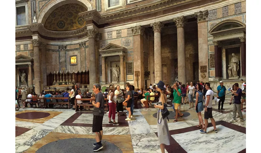Panteón de Roma: Entrada de acceso rápido + Tour guiado para grupos reducidos