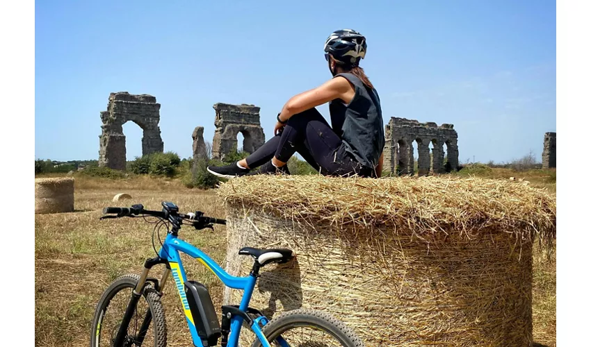 Via Appia: Tour in E-Bike fuori dai sentieri battuti + Catacombe + Cibo