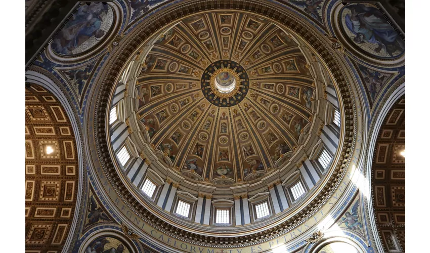 Vatican Museums & St. Peter's Basilica: Fast Track Ticket + Guided Tour