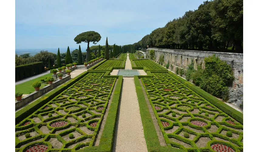 Pontifical Villas of Castel Gandolfo Gardens: Eco Minibus Tour