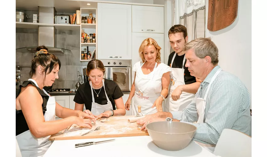 Venice: Cooking Class at Local Home + Market Tour