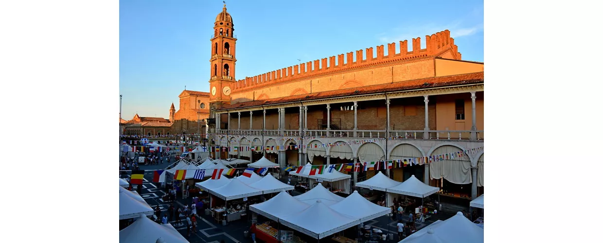 c_ra,2017,faenza,piazza_del_popolo_piazza_della_liberta_piazzetta_della_legna,w,21855,cinzia_sartoni