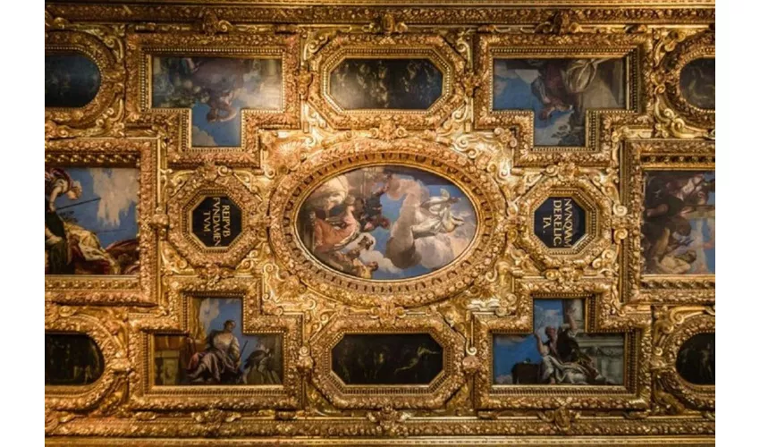 Doge’s Palace, St. Mark’s Basilica & Murano Islands: Guided Tour + Gondola Ride