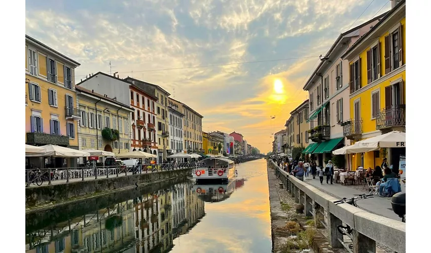 Milan: Navigli and Darsena Boat Tour