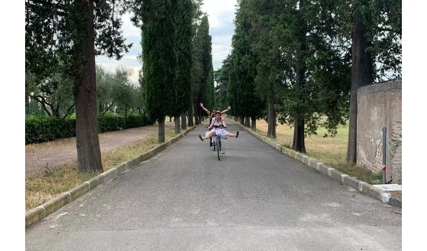 Catacombe e Appia Antica Roma: Biglietto d'ingresso, visita guidata + tour in bicicletta