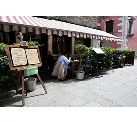 Venecia: Cena en un restaurante veneciano en el barrio de Cannaregio