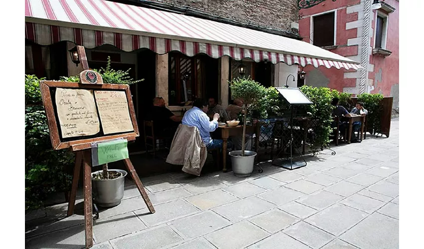 Venecia: Cena en un restaurante veneciano en el barrio de Cannaregio