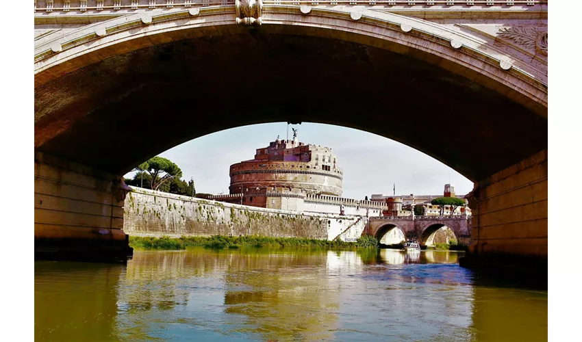 Castel Sant'Angelo: Biglietto d'ingresso + Tour in barca Hop-on Hop-off