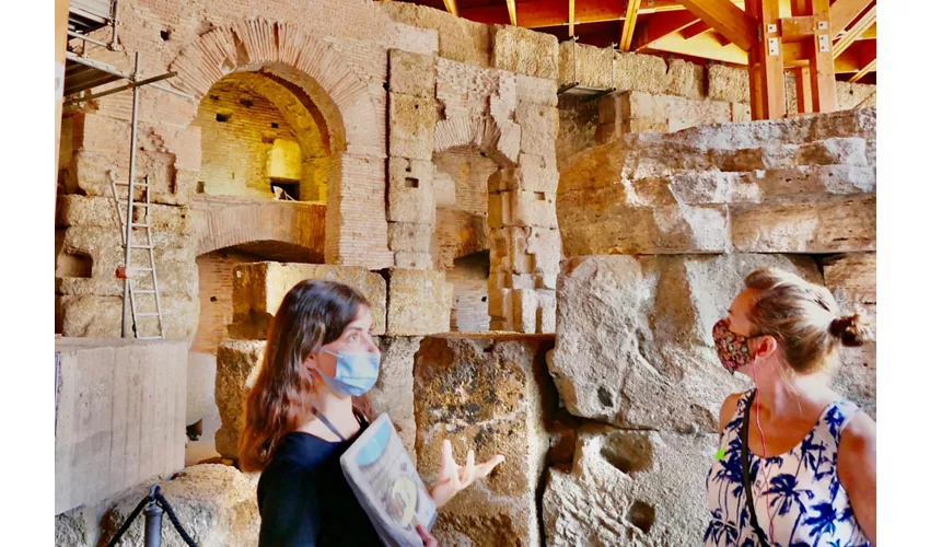 Coliseo, Arena, Foro Romano y monte Palatino + Tour guiado en grupo pequeño