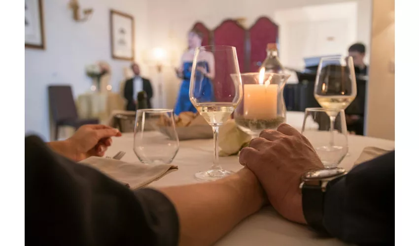 Palacio Pamphilj Roma: Cena de Ópera con Actuaciones en Directo
