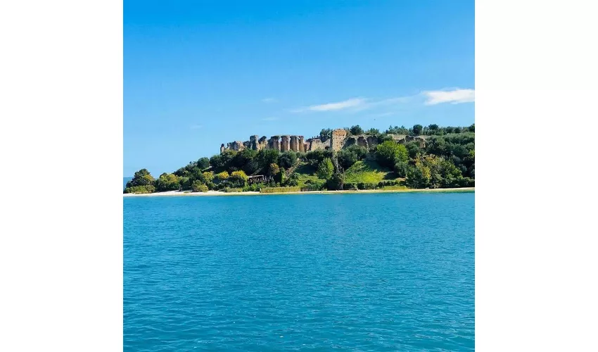 Lago di Garda: Tour in Barca di 25 Minuti della Penisola da Sirmione