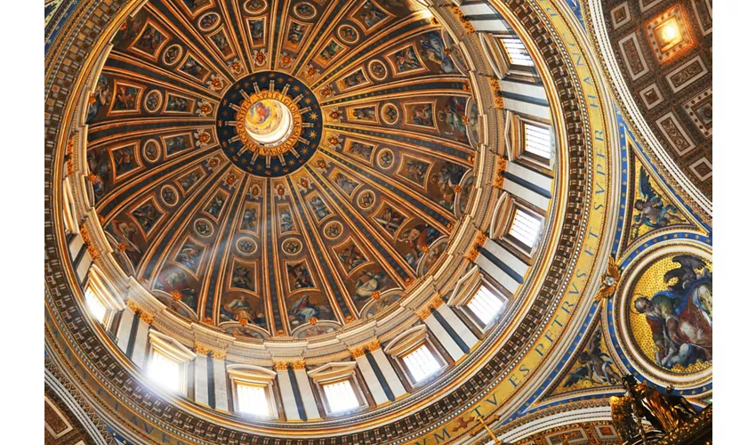 Musei Vaticani e Basilica di San Pietro: Biglietto Fast Track + Tour guidato