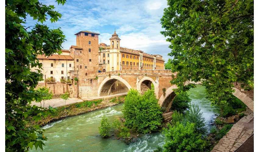 Trastevere, Fontana di Trevi e Isola Tiberina Roma: Tour guidato, crociera e degustazione